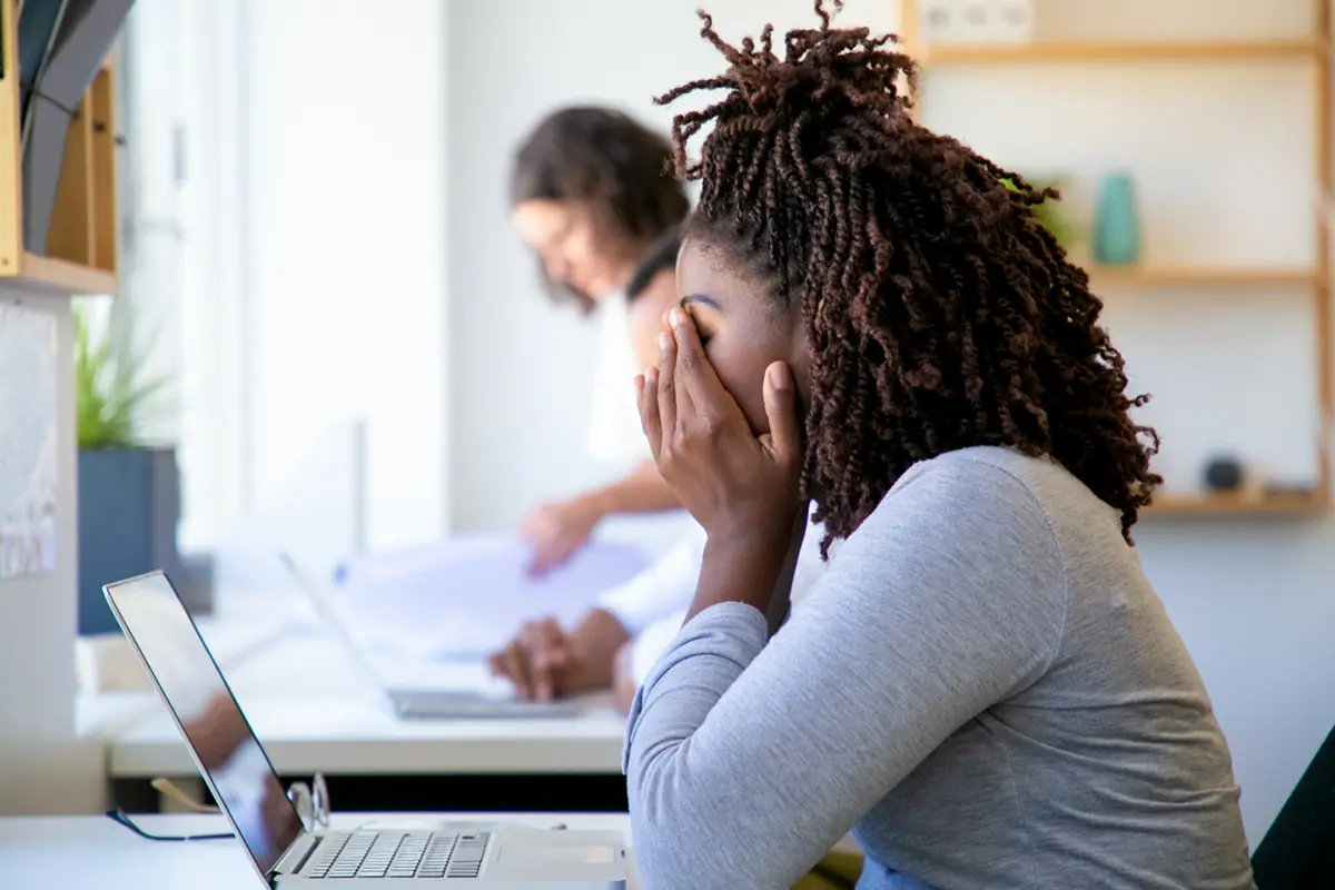 Effects-of-Imposter-Syndrome-on-Mental-Health-and-Professional-Performance